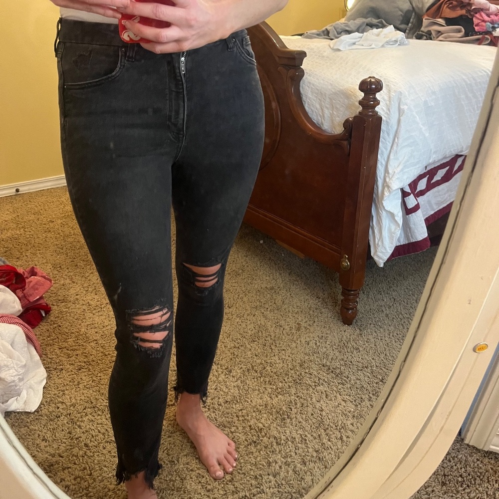 Distressed raw hem jeans. Dark navy/black in color. Super soft and comfy!
